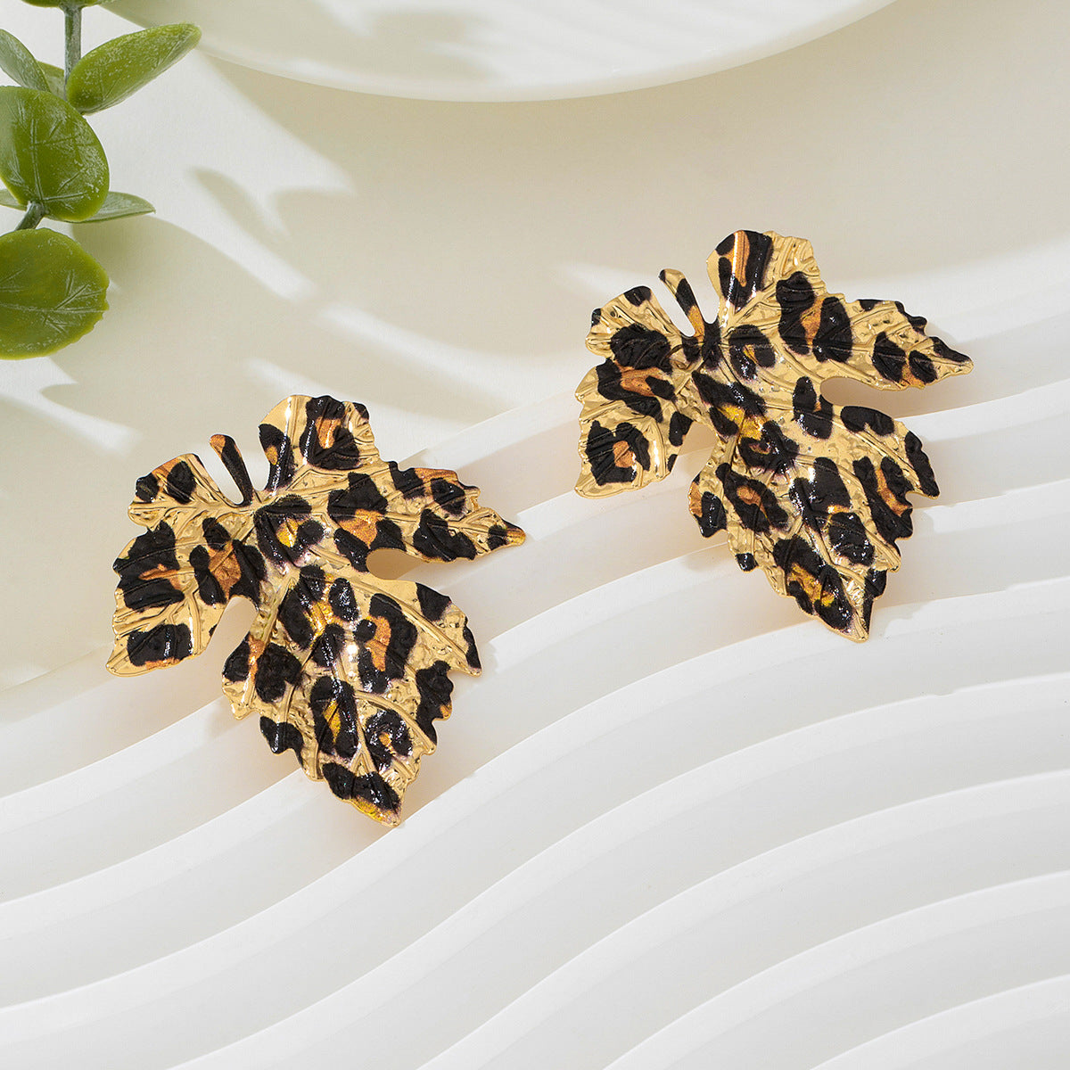 Planderful Vienna Verve Earrings – Stylish Metal Leopard Print Design