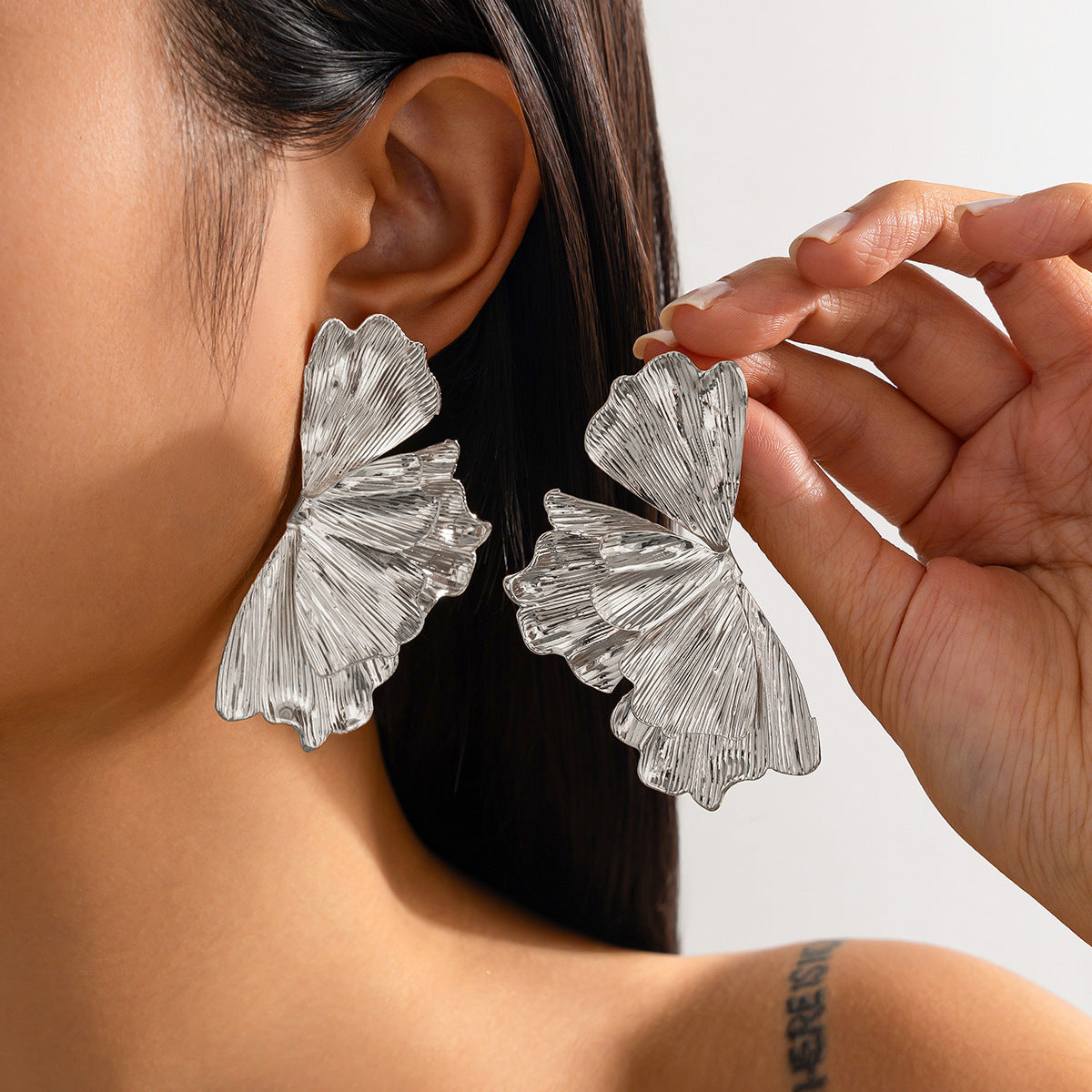 Planderful Vienna Verve Earrings – Sweet and Stylish Irregular Flower Design