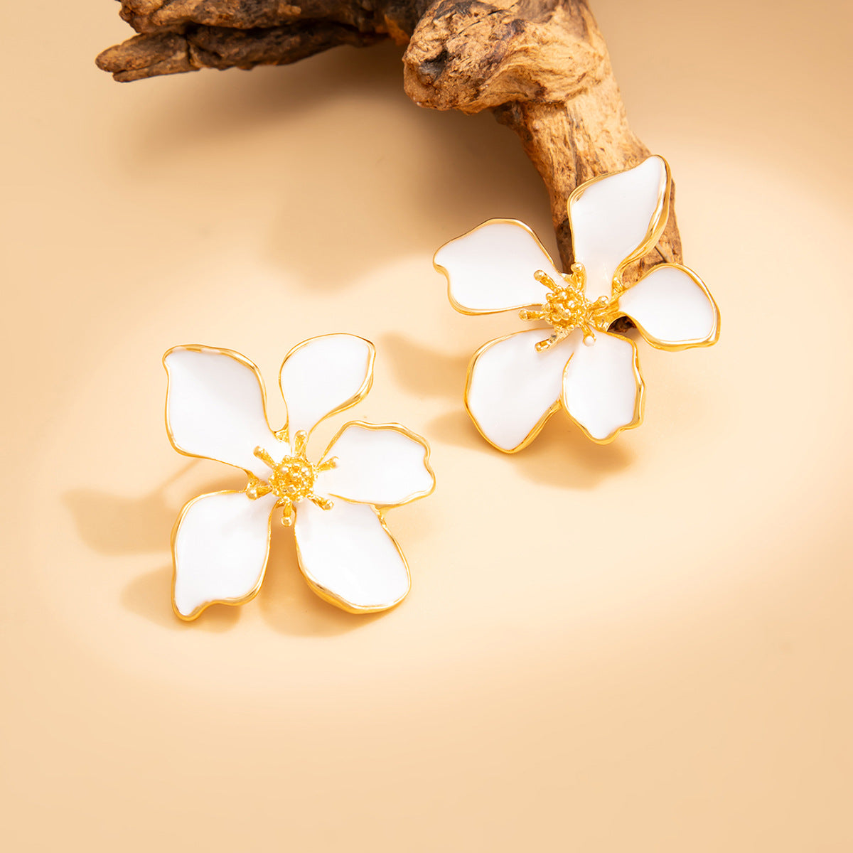 Planderful Vienna Verve 3D Metal Flower Stud Earrings For Women Premium Retro Statement Jewelry