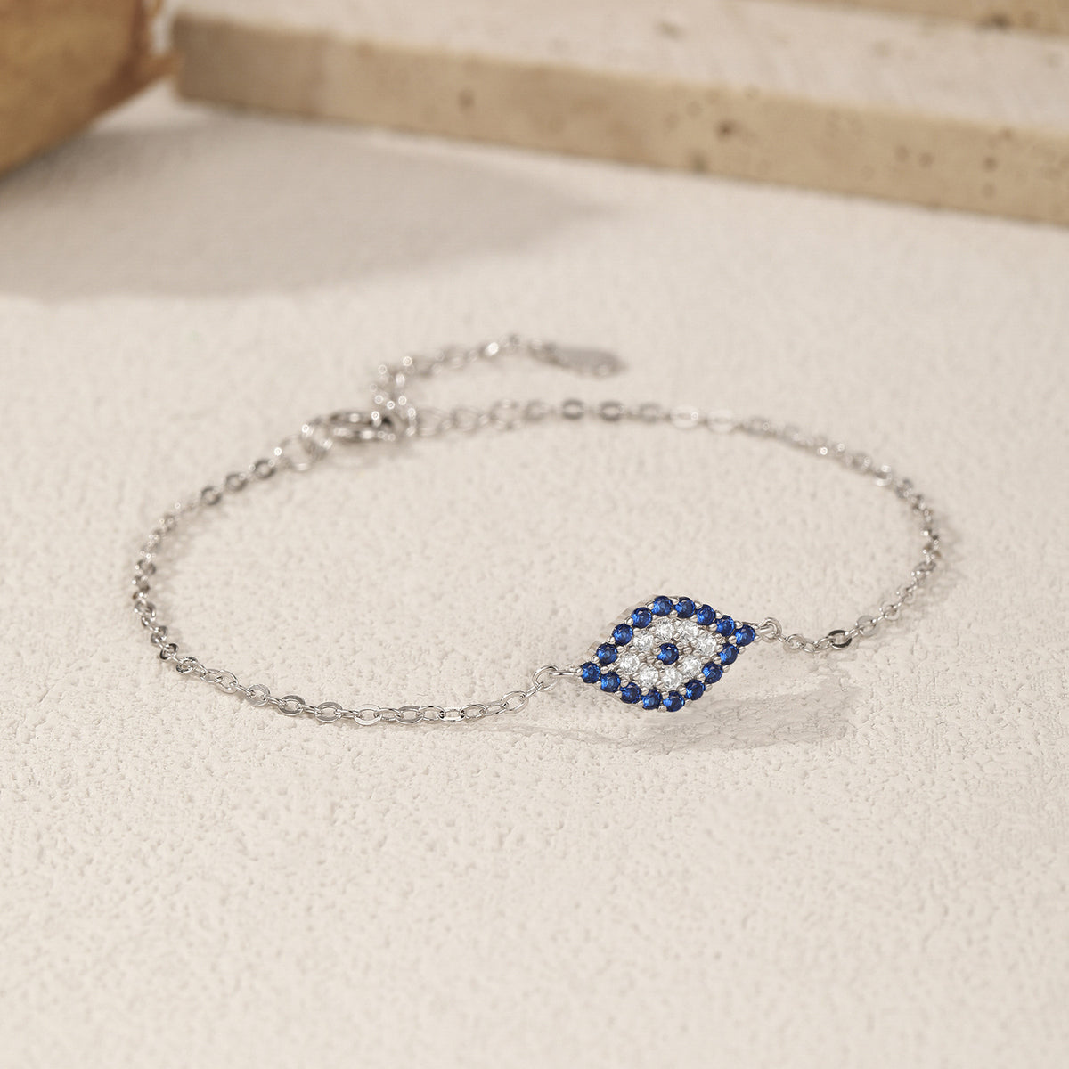925 Sterling Silver Sculptural Eye Bracelet
