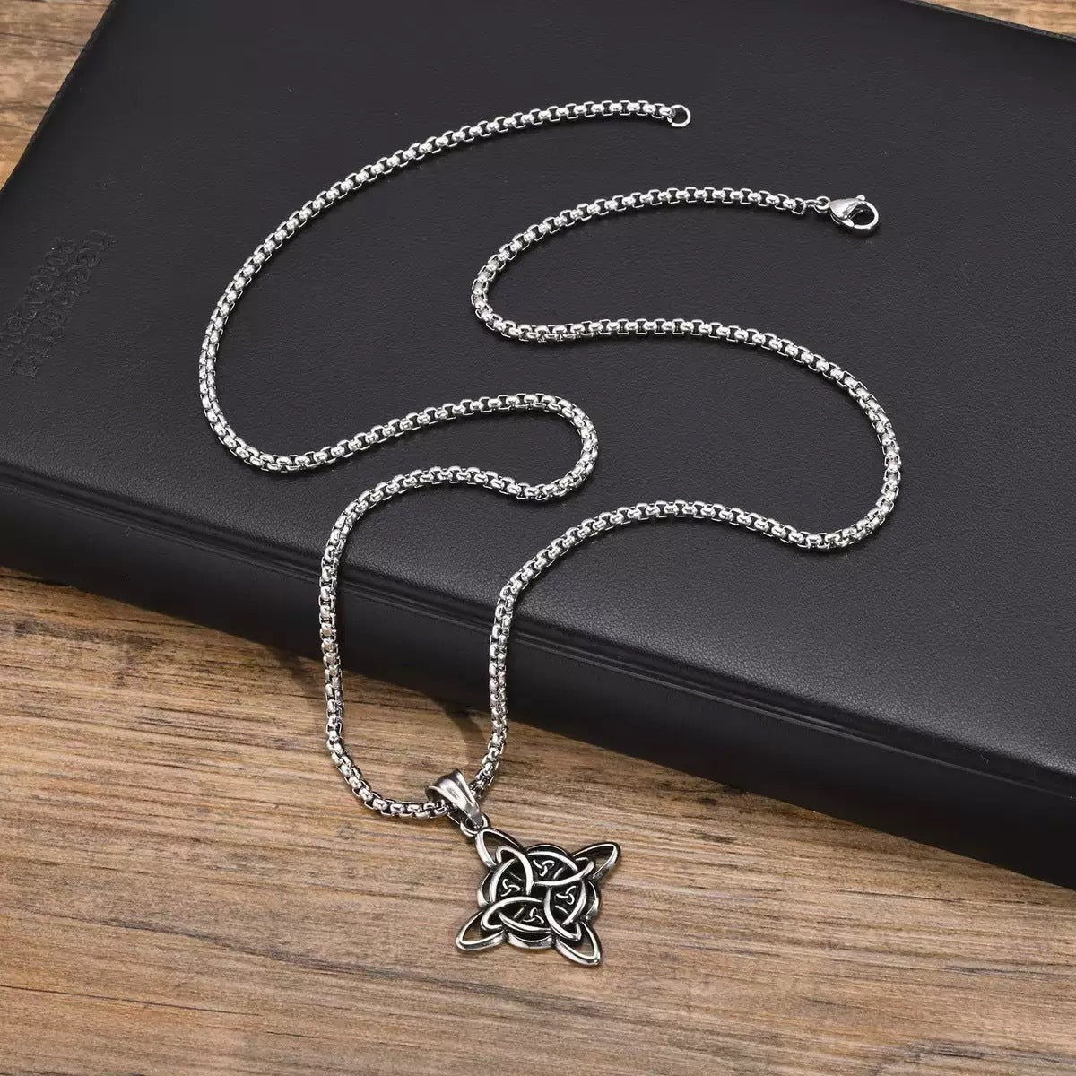 1. Planderful Viking Pendant Necklace for Men in Steel Celtic Knot Retro Nordic Style Gift