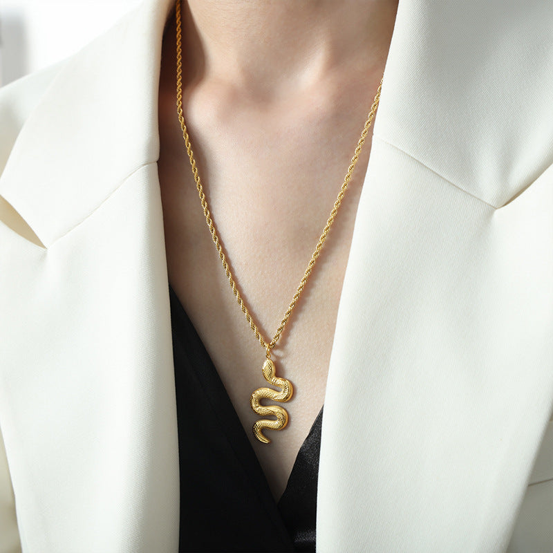 Exquisite Serpent Charm Pendant Necklace - Elegant Women's Jewelry