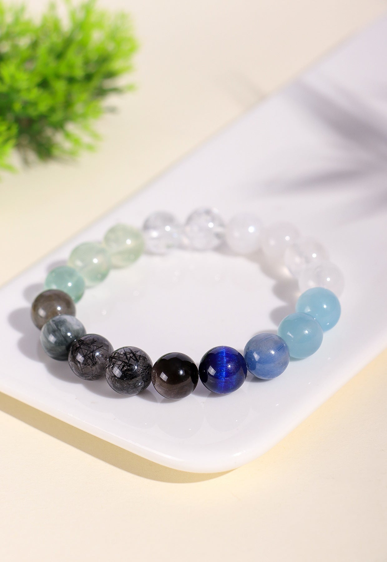 Planderful Fortune's Favor Bracelet – Elegant Blue Moonlight Crystal Design
