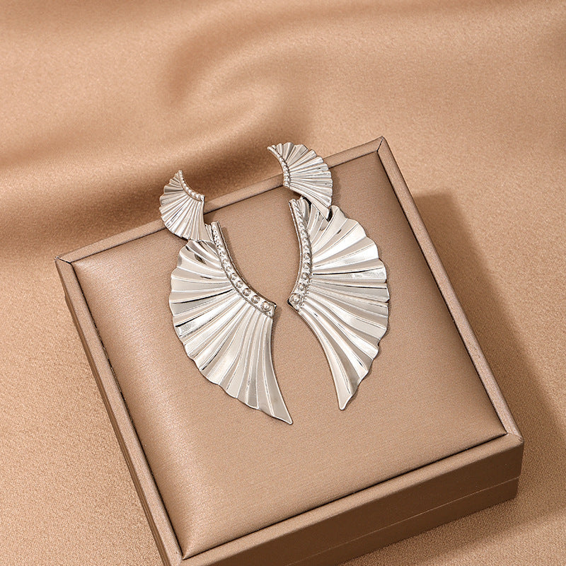 Fan-shaped Vintage Metal Earrings for Prom and Engagement Wear