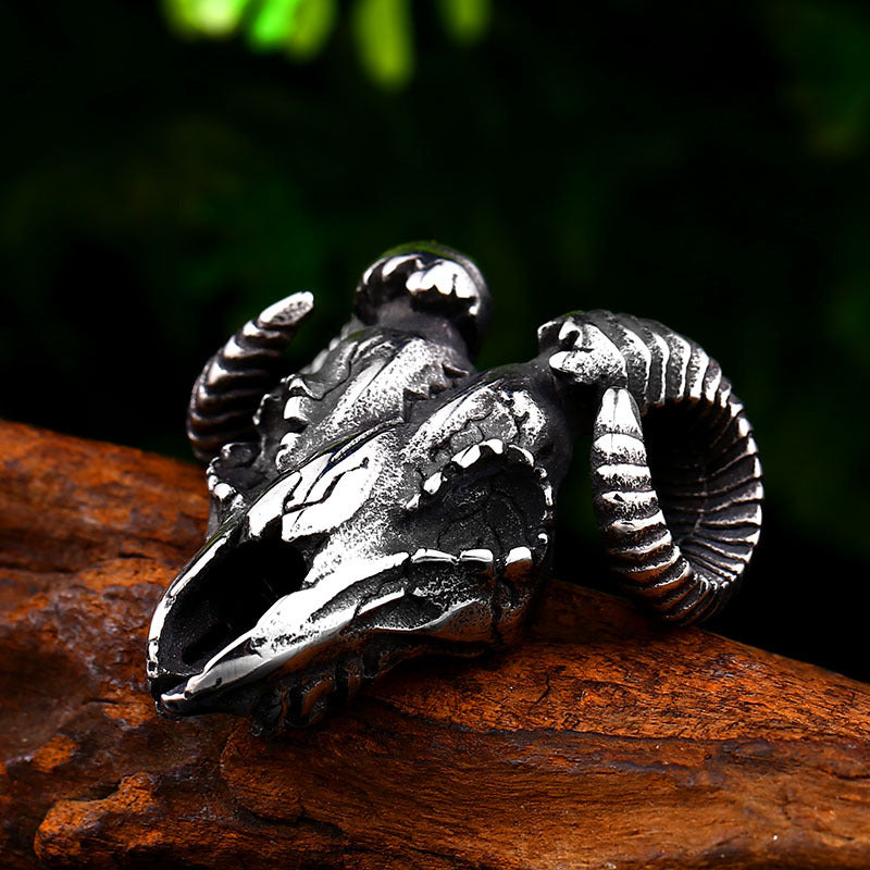 Stainless Steel Sheep Skull Men's Pendant – Animal Titanium Steel Pendant Necklace