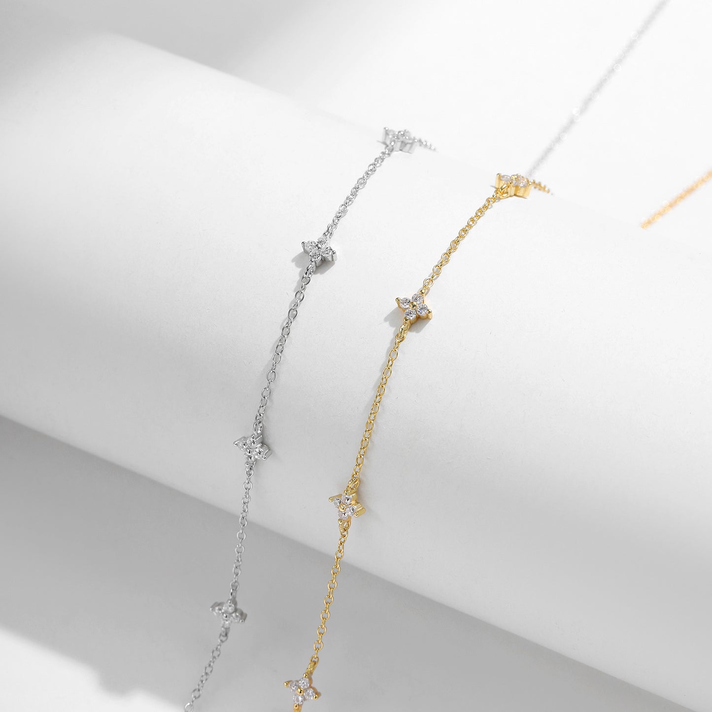 Planderful Everyday Genie Four-Leaf Clover Necklace – Timeless Elegance and Versatility