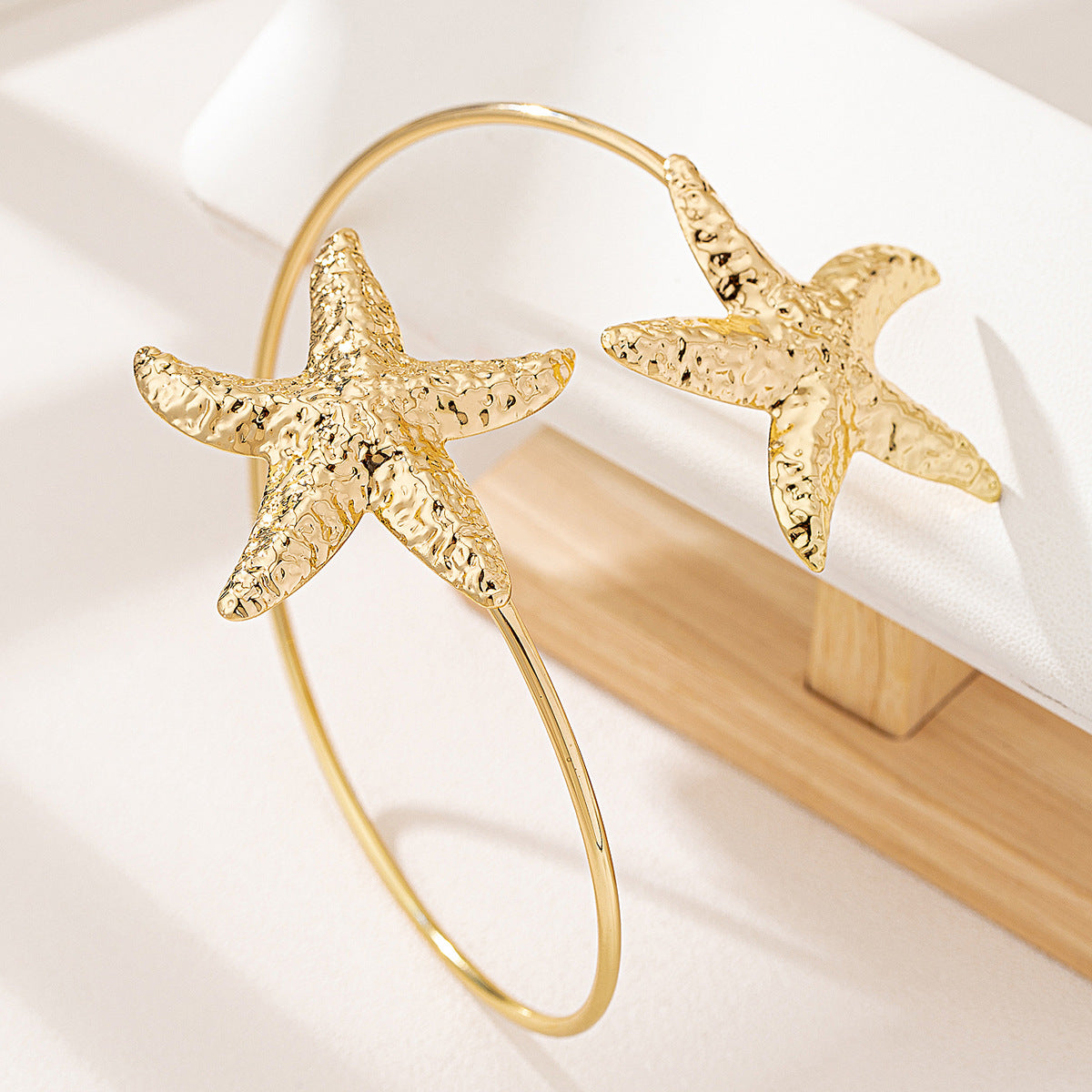Planderful Vienna Verve Bracelet – Fashionable Three-Dimensional Starfish Design