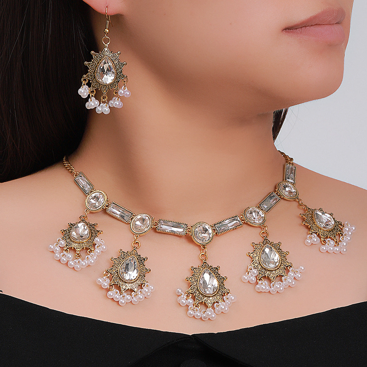 Glistening Waters Gemstone Bridal Jewelry Set with Charming Neckpiece - Cross-border Design