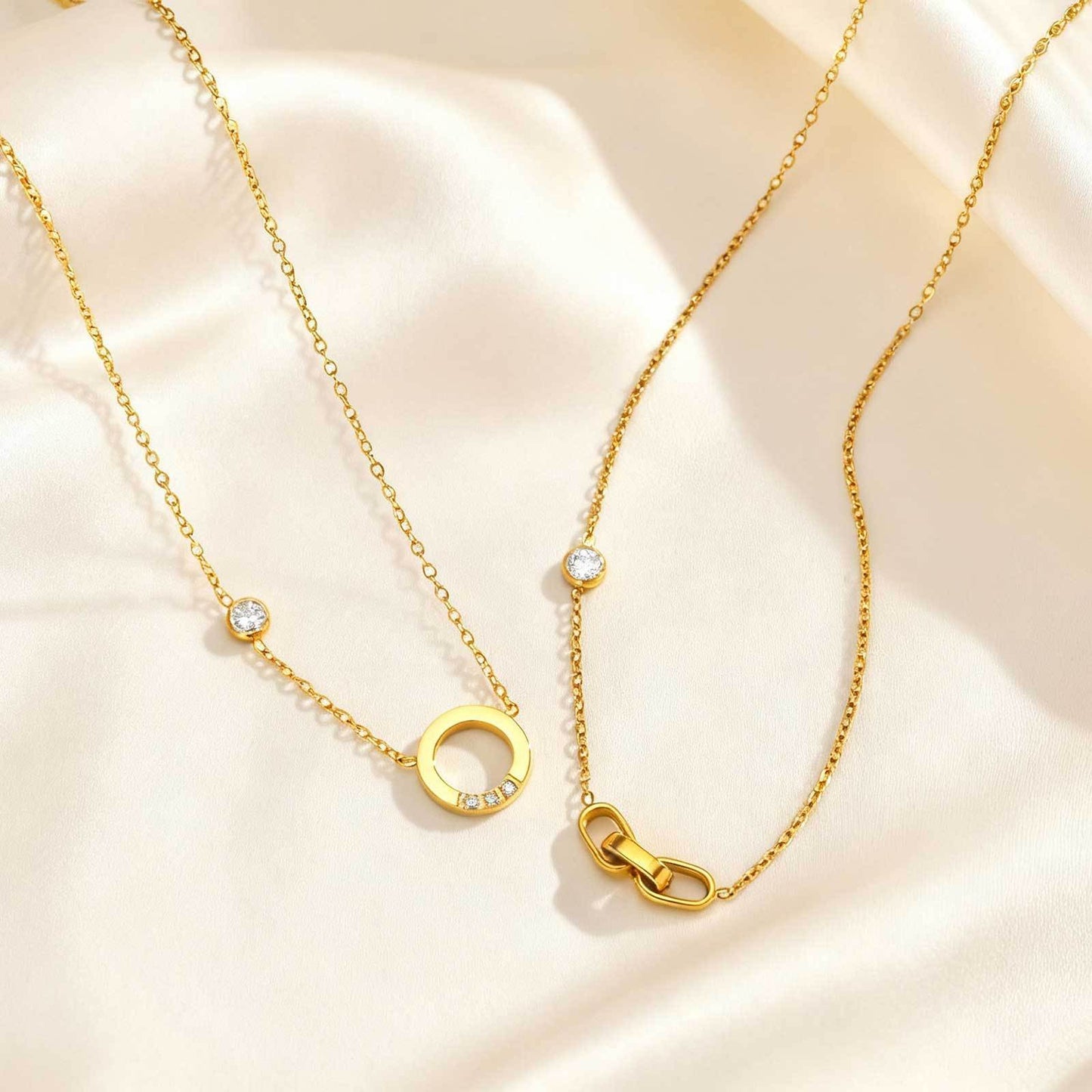 Stainless Steel Geometric Oval Ring Zircon Wind Interlocking Women's Necklace
