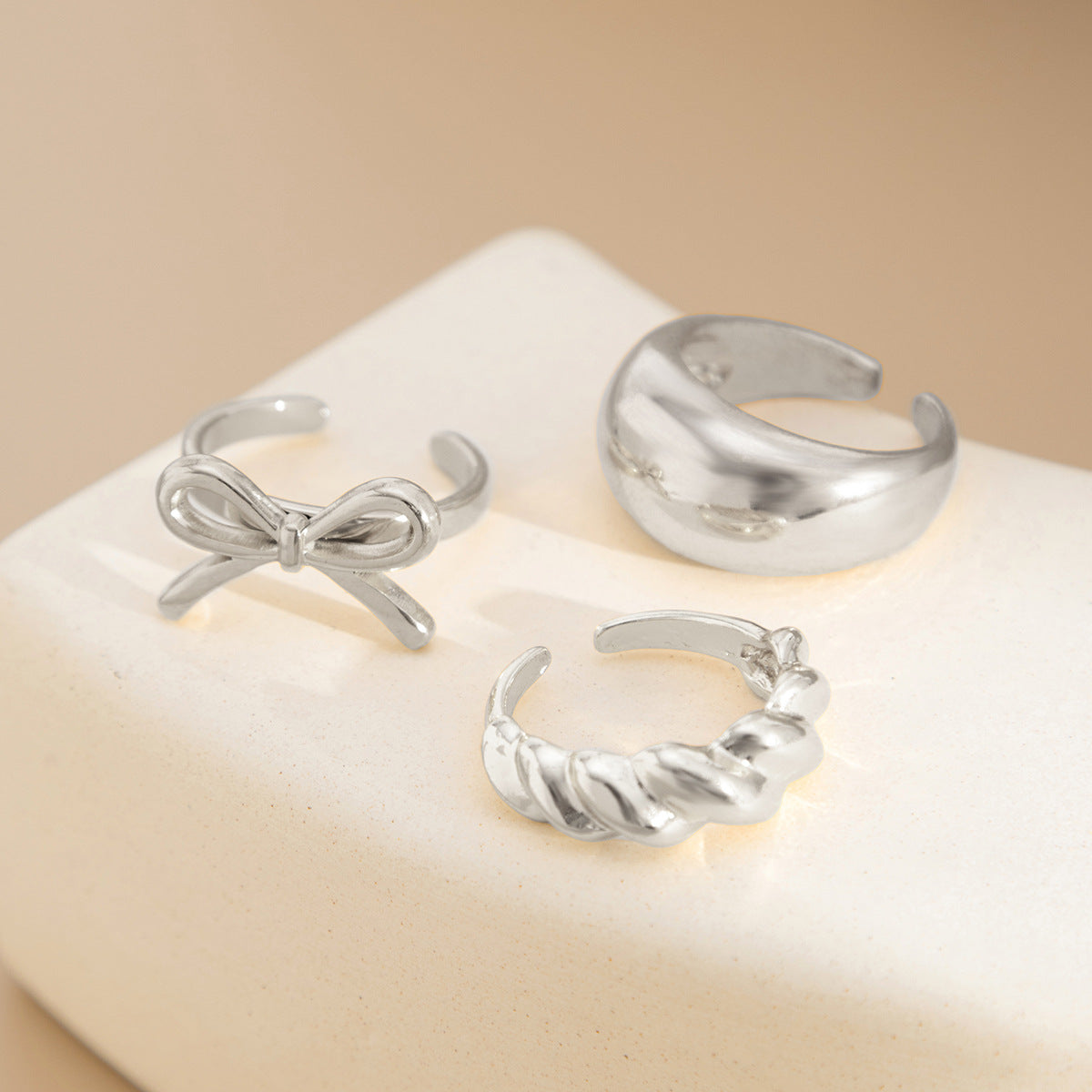 Planderful Vienna Verve Ring – Retro Geometric Design