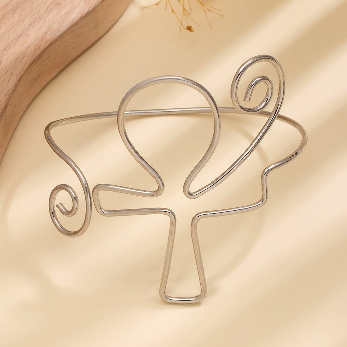 Planderful Vienna Verve Flower Twist Arm Bracelet Irregular Winding Metal Statement Jewelry For Fashion Lovers