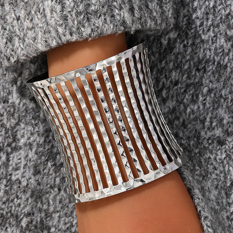 Eclectic Metal Hollow Stripe Bracelet - Vienna Verve Collection