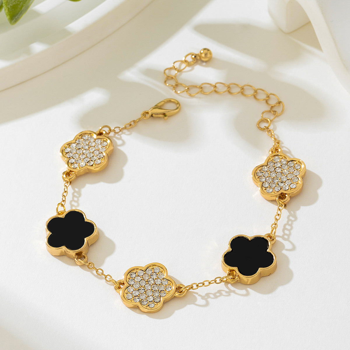 Elegant Clover Jewelry Set for Women by Planderful