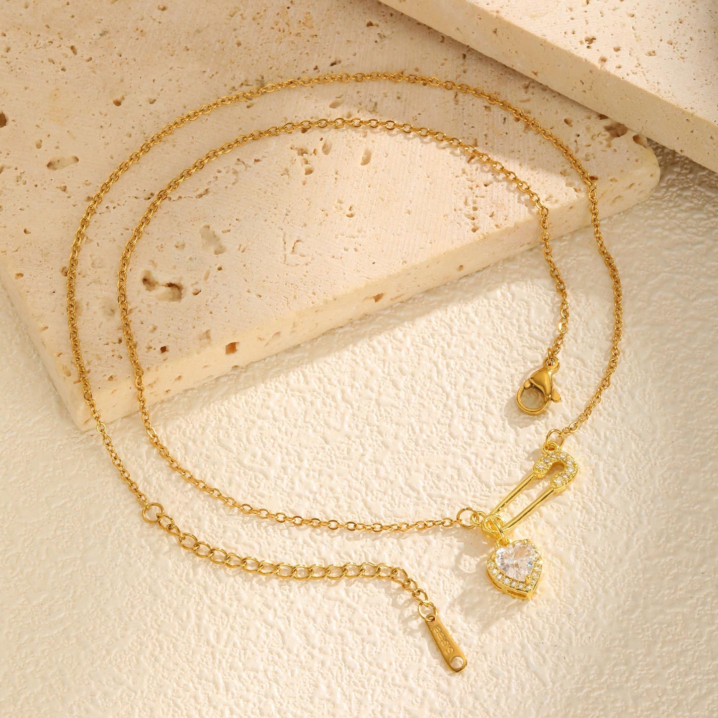 Stainless Steel Flat Cross Chain Heart-Shaped Zircon Copper Pin Necklace