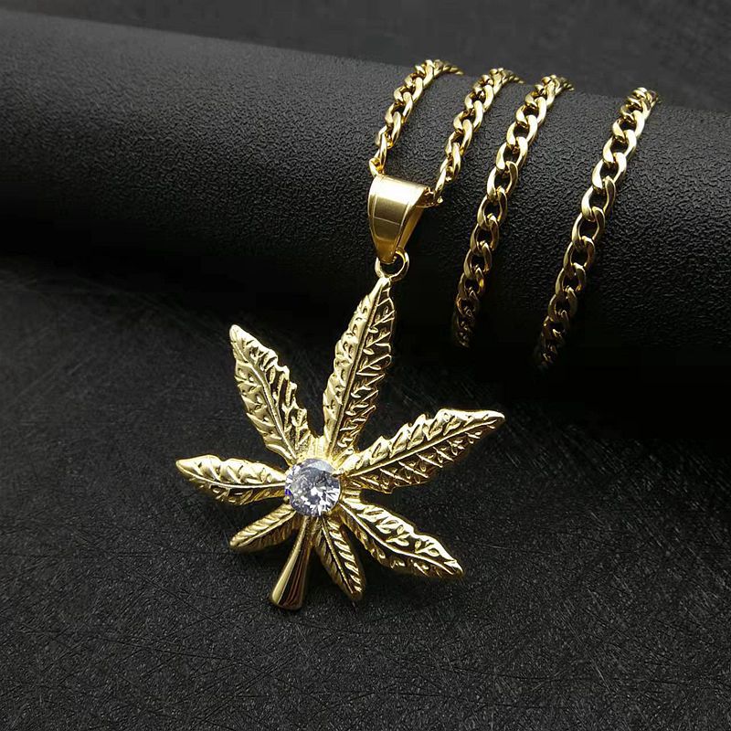 Zircon Necklace – Elegant Maple Leaf Pendant