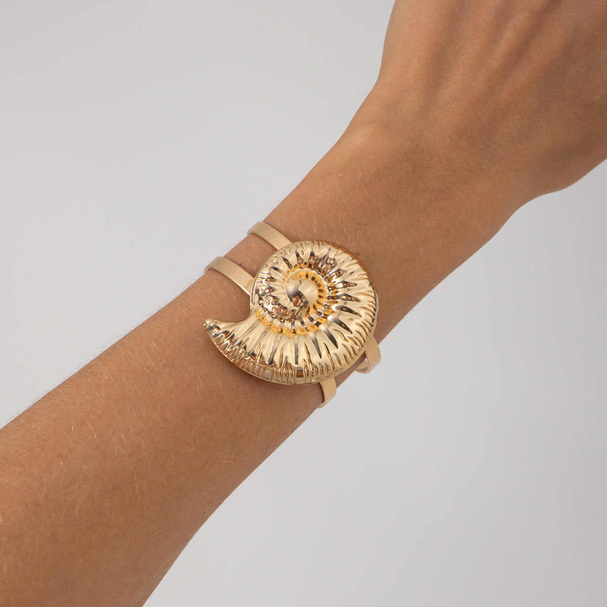 Planderful Vienna Verve Bracelet – Retro Exaggerated Ocean-Inspired Design