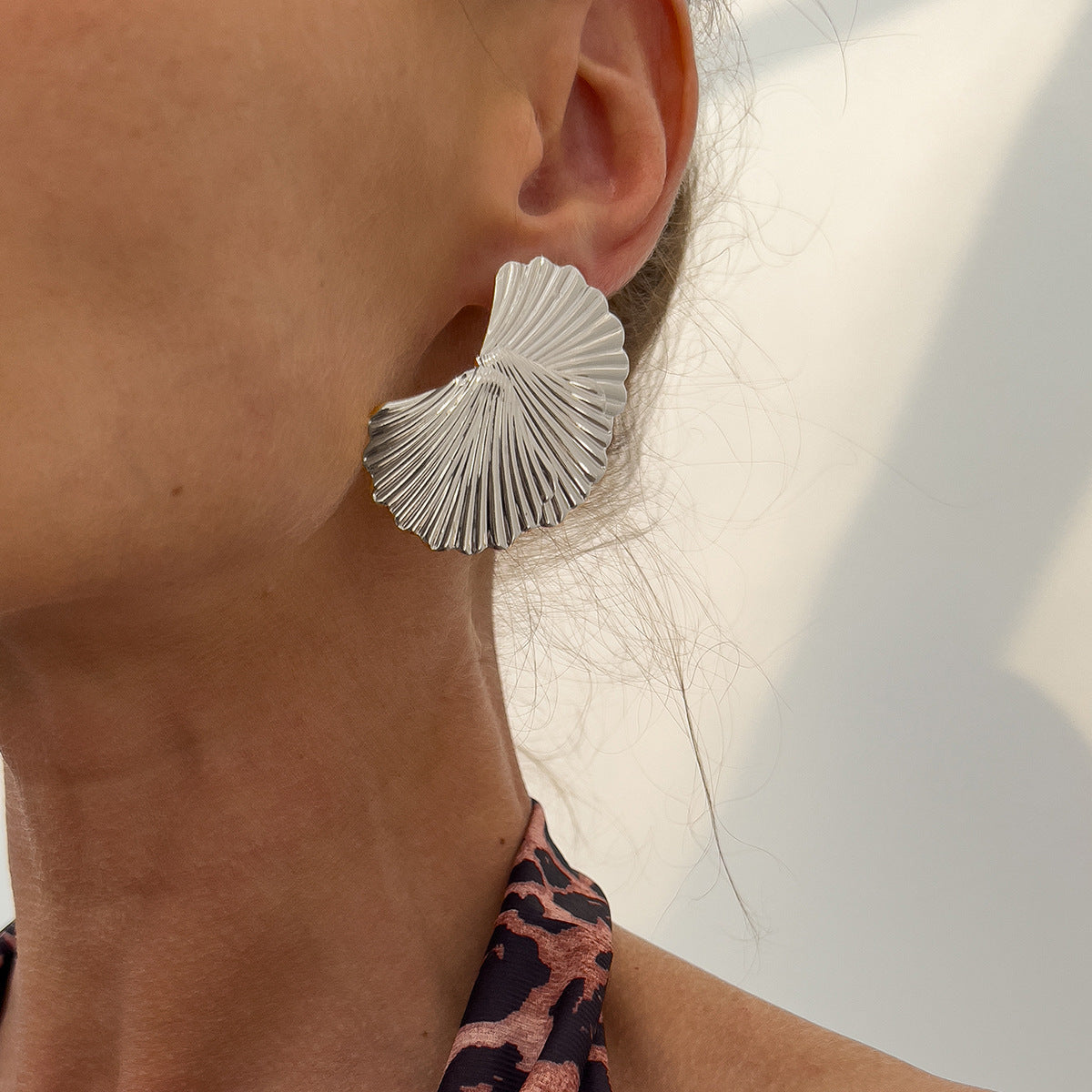 Planderful Vienna Verve Earrings – Fashionable Ginkgo Striped Design