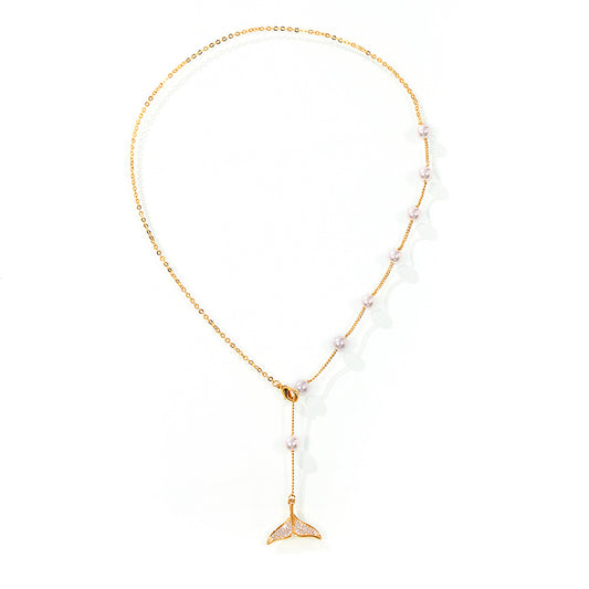 Luxurious Shell Bead Necklace with Zircon Accent