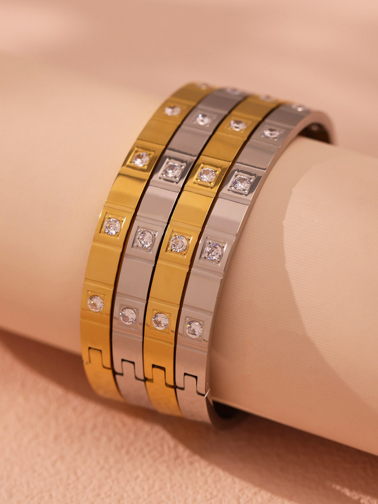 Planderful Everyday Genie Zircon Buckle Bracelet Unisex