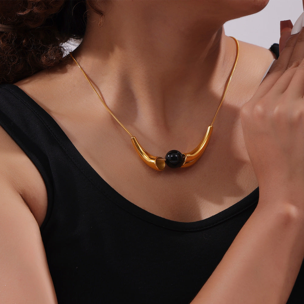 British Retro Crescent Moon Agate Pendant Steel Necklace