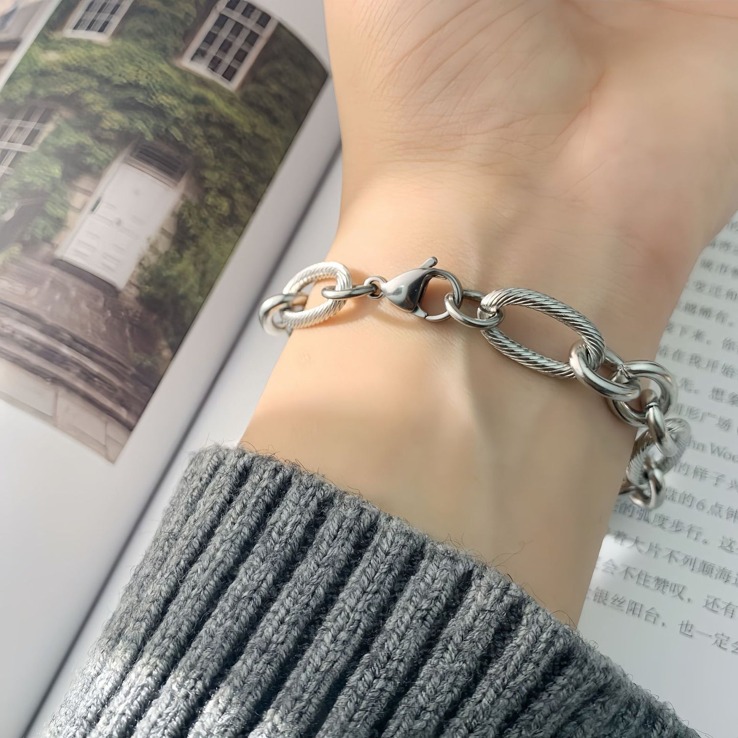 Planderful Jewelry Stainless Steel Oval Bracelet