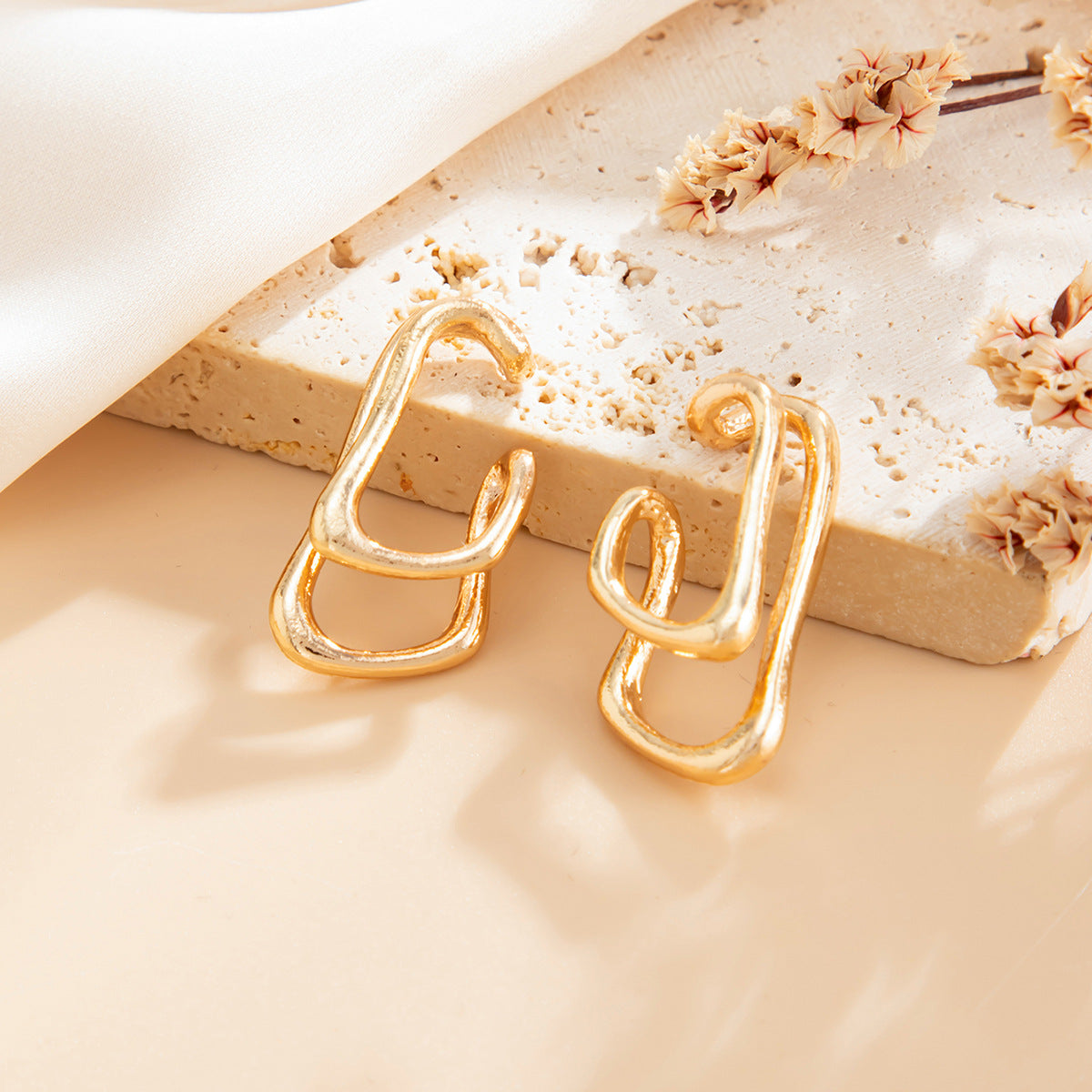 Planderful Vienna Verve C Shaped Ear Clips Without Holes Geometric Statement Earrings for Minimalist Fashion Lovers