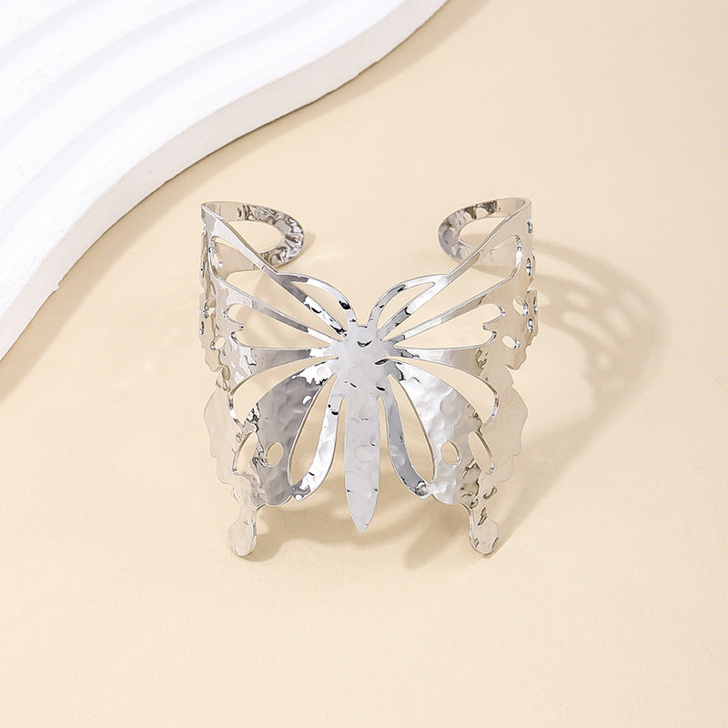 Exaggerated Retro Metal Texture Women's Bracelet with Hollowed Out Bow