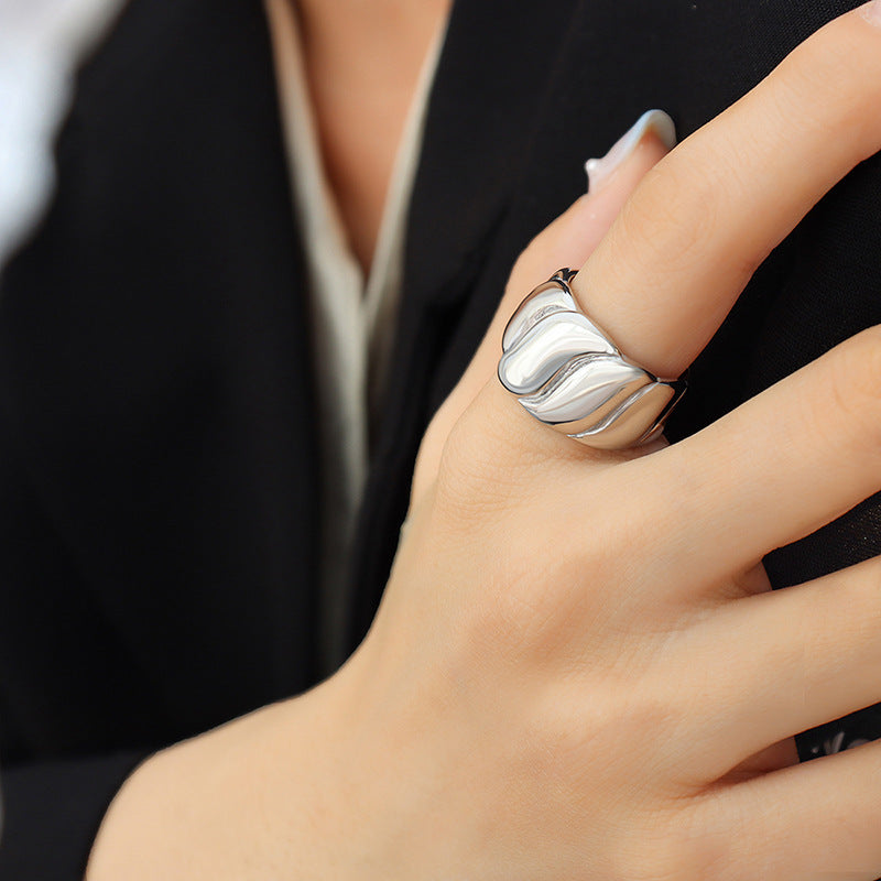 Threaded Wave Pattern Ring - Stylish Titanium Steel 18K Gold Plated Jewelry