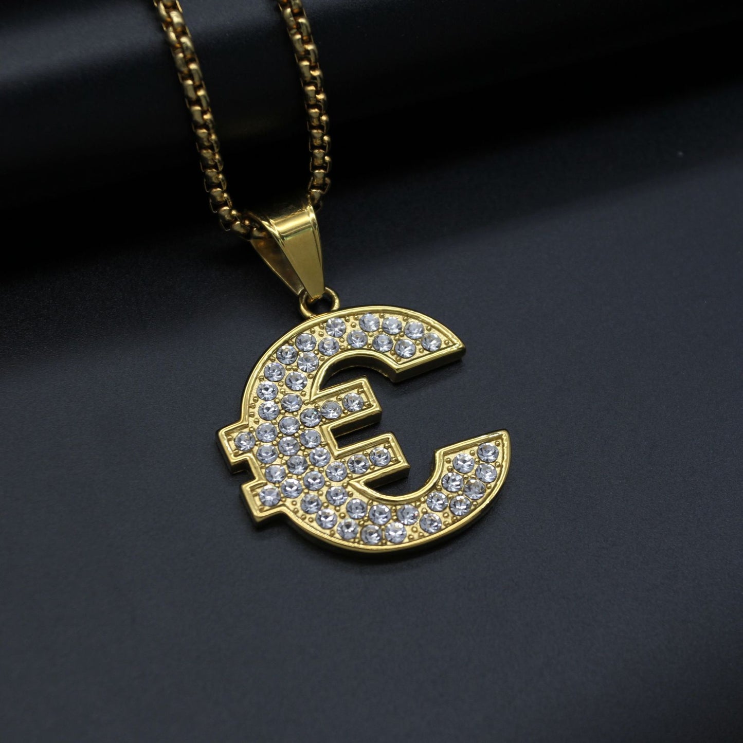 Planderful Hip Hop Jewelry Necklace Premium Titanium Steel Gold Plated Zircon Pendant For Unisex Urban Fans