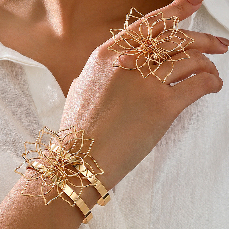 Fashionable Minimalist Metal Flower Bracelet Ring Set Planderful