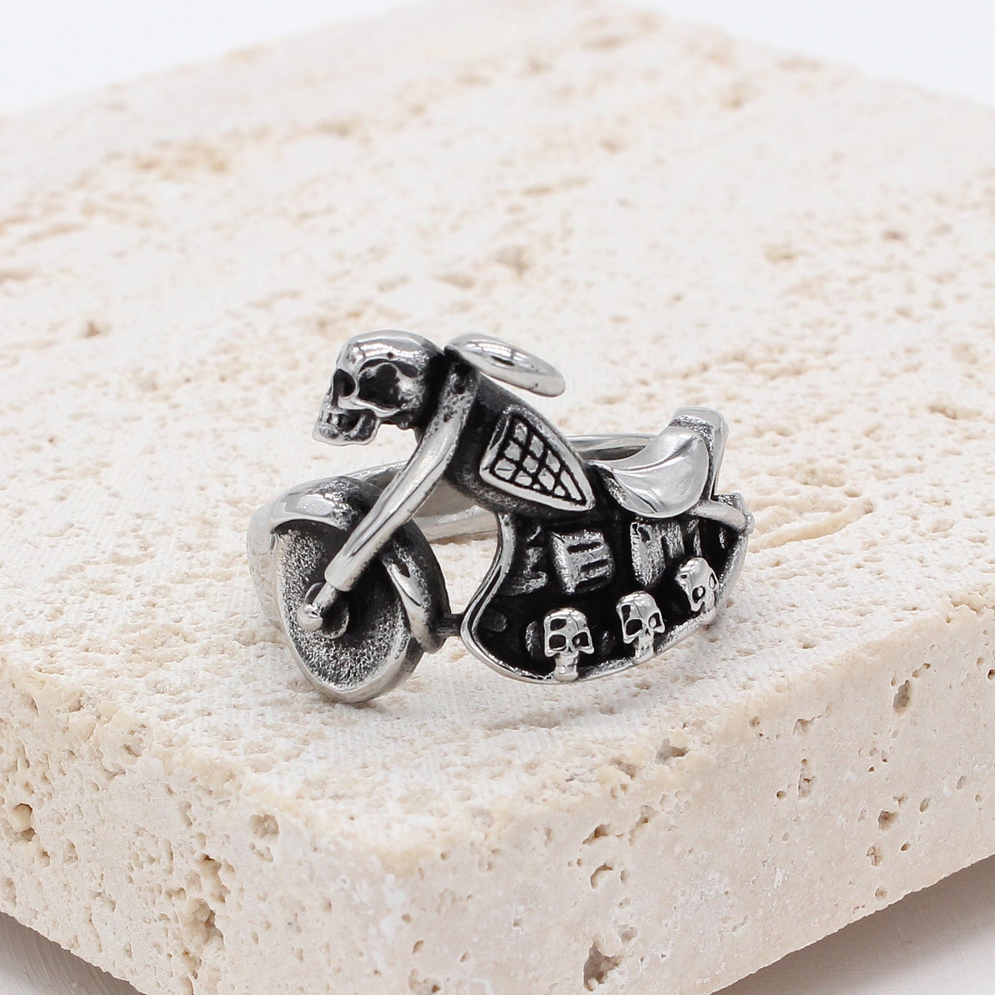 Planderful Locomotive Skull Ring Titanium Steel For Men And Unisex Motorcycle Enthusiasts Bold Protection Statement