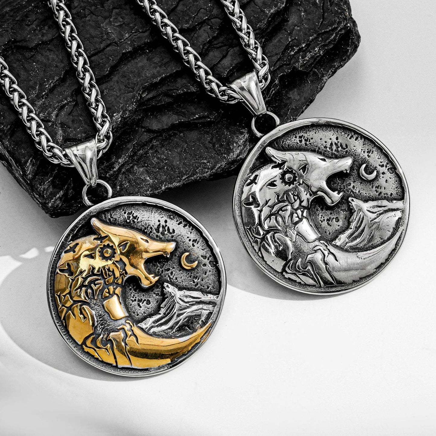 Planderful Viking Wolf Head Necklace For Men Two Color Personalized Retro Jewelry Bold Statement
