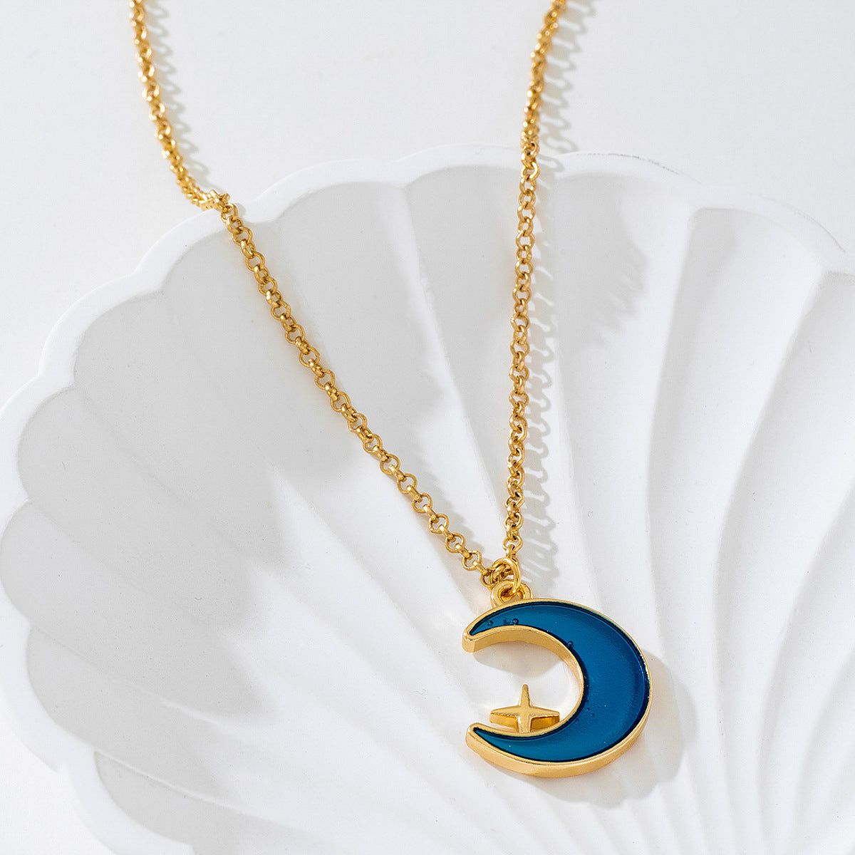 Planderful Vienna Verve Necklace – Simple and Versatile Metal Chain Design