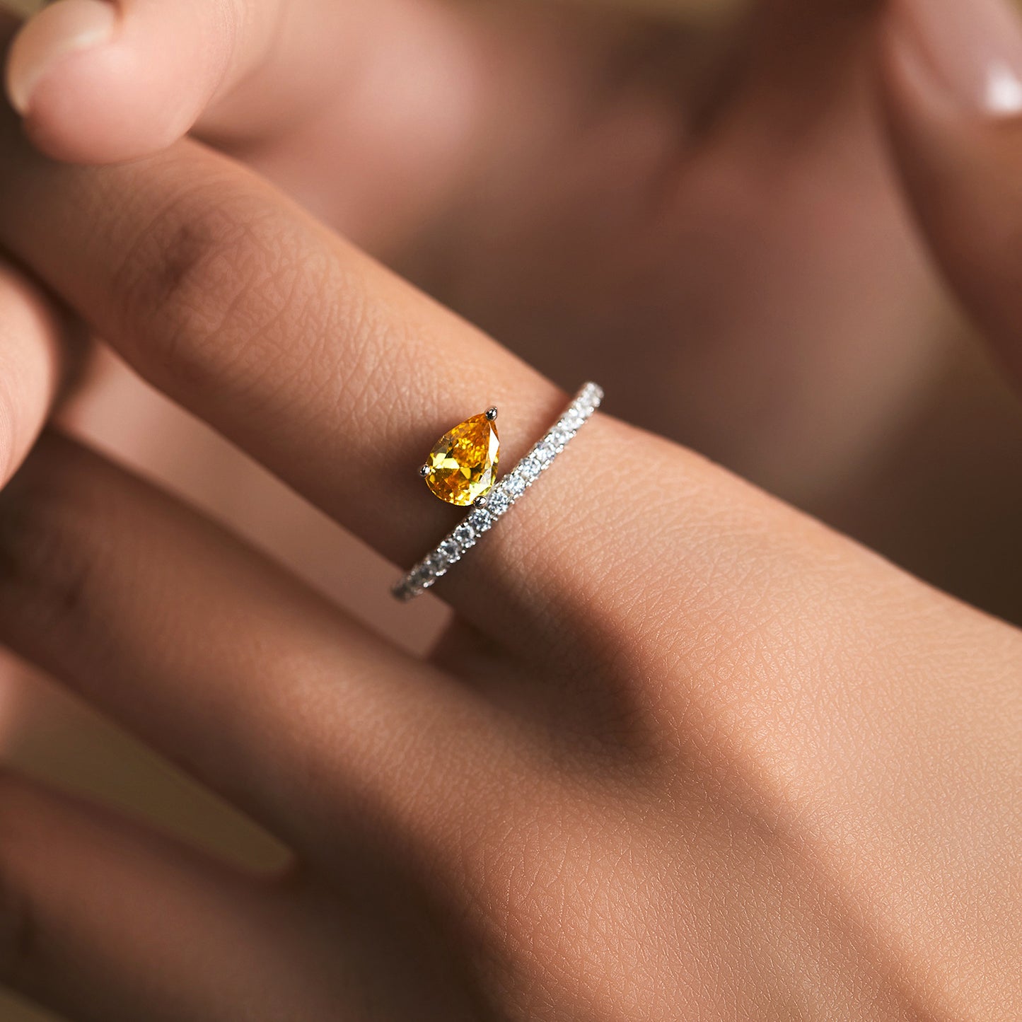 Planderful Gala Fireworks Ring – Shiny Water Drop Zircon Design