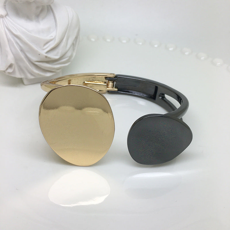 Fashionable Two-Tone Cross-Border Bracelet with European and American Style