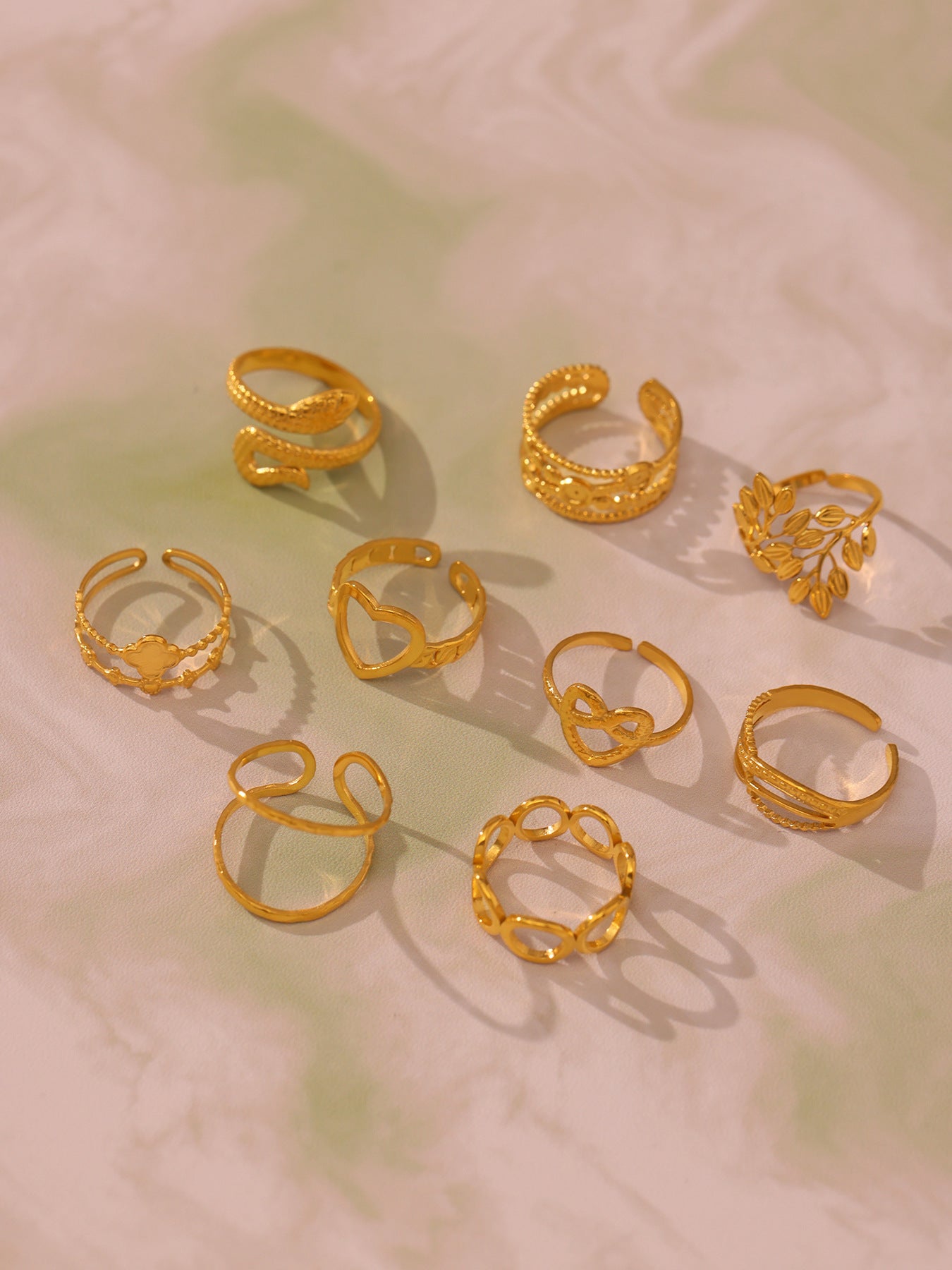 Planderful 18K Gold Plated Geometric Flower Ring For Women