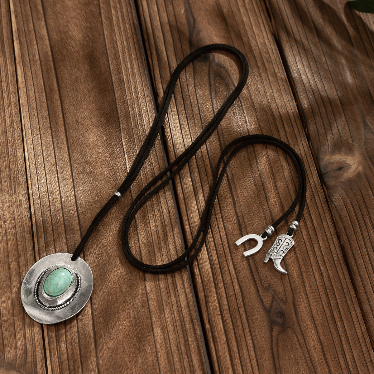 Planderful Vienna Verve Necklace – Retro-Inspired Turquoise Choker Design