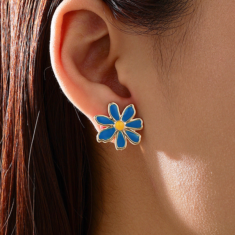 Planderful Vienna Verve Daisy Flower Stud Earrings for Women