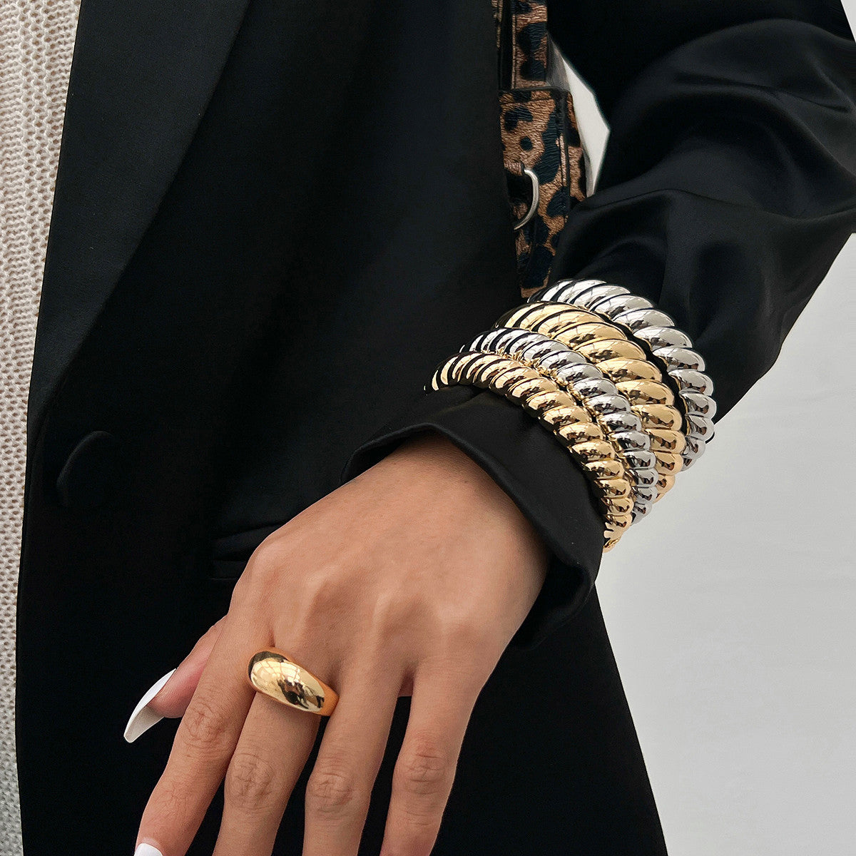 Planderful Vienna Verve Bracelet – Smooth and Versatile Design