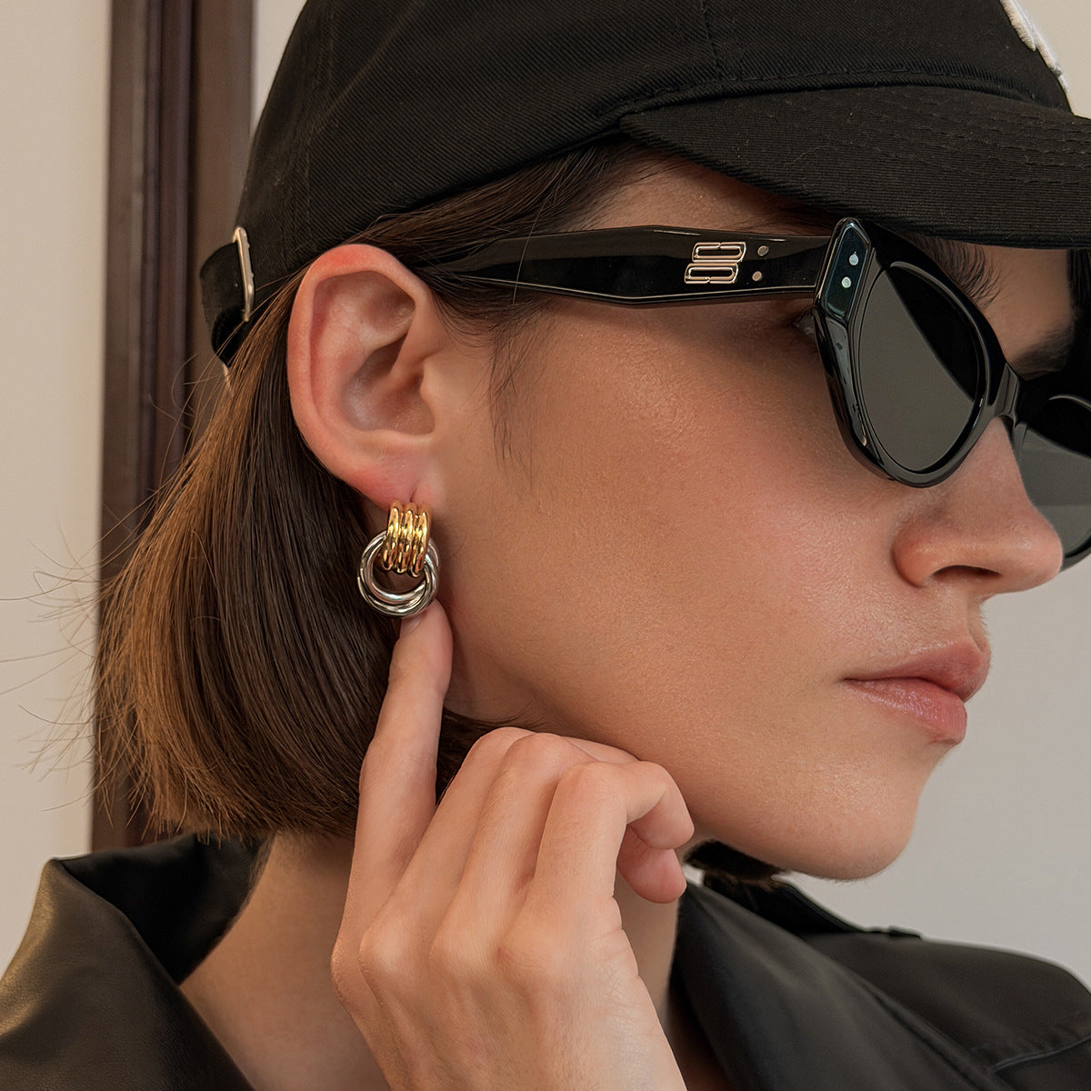 Planderful Vienna Verve Stainless Steel Ring Buckle Stud Earrings With Contrasting Color Lines For Modern Fashion Lovers