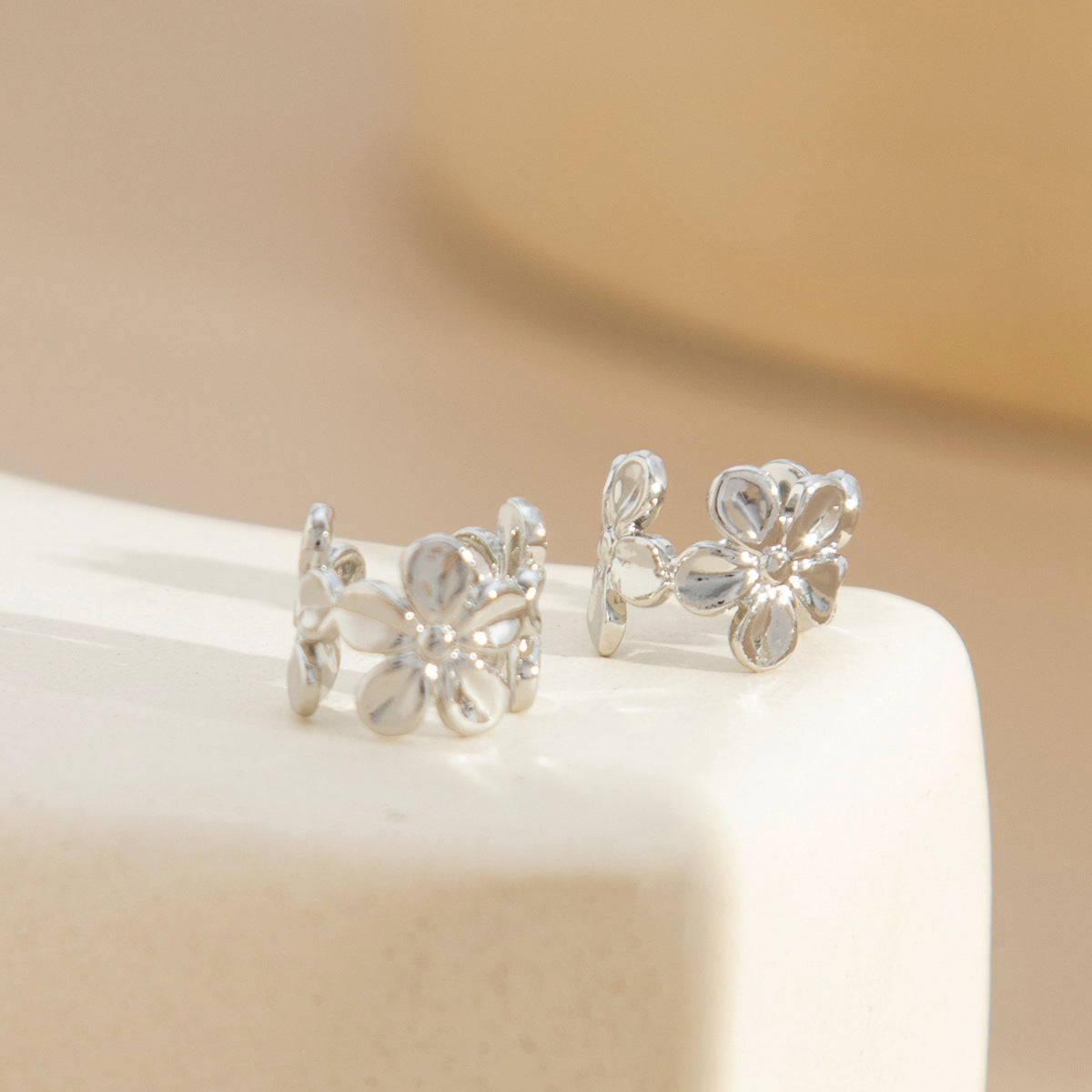 Planderful Vienna Verve Earrings – Versatile No Piercing Flower Design