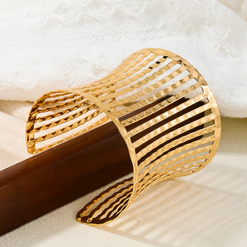 Eclectic Metal Hollow Stripe Bracelet - Vienna Verve Collection