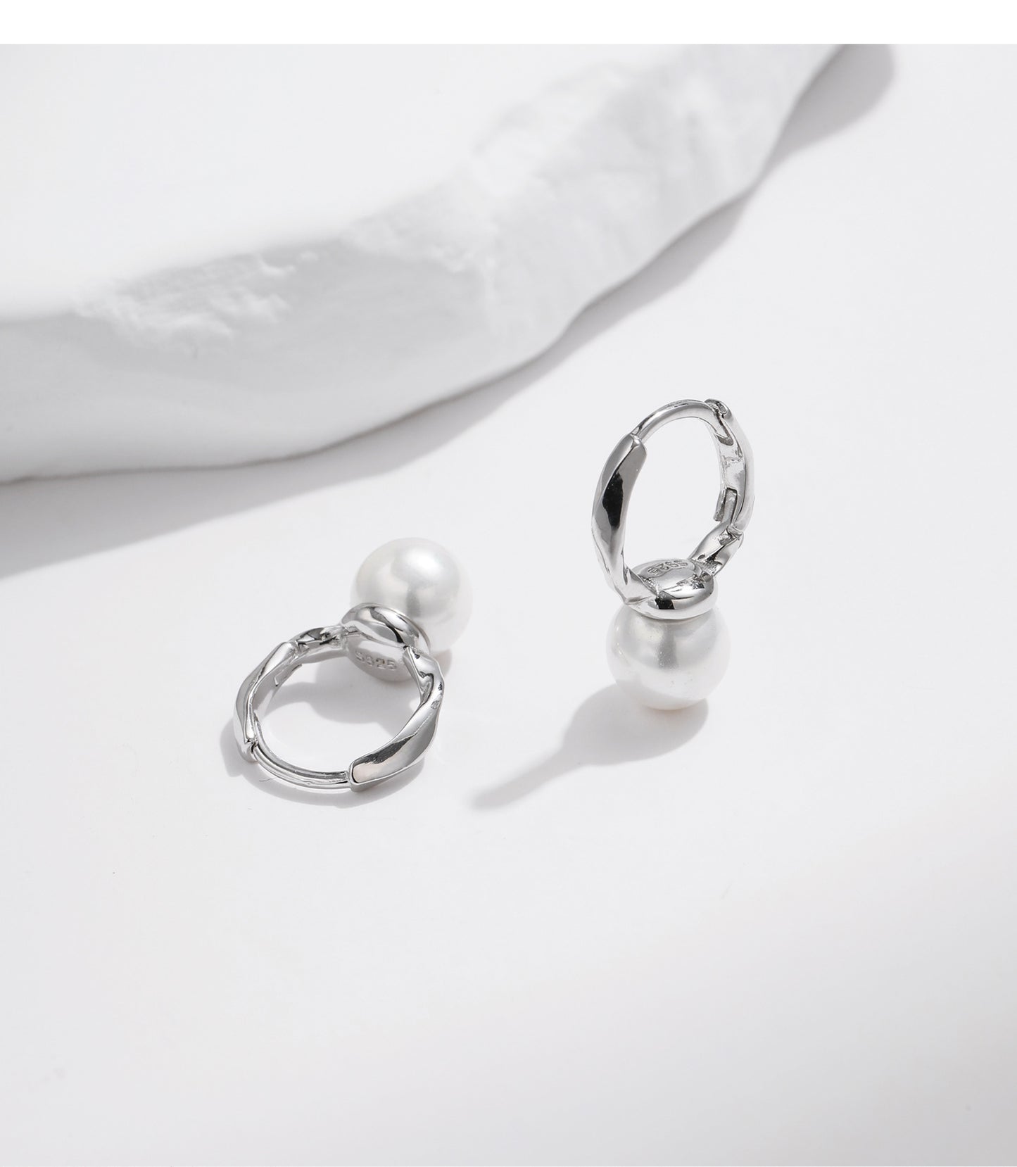 Planderful Everyday Genie Earrings – Elegant Irregular Line Design with Premium Pearls