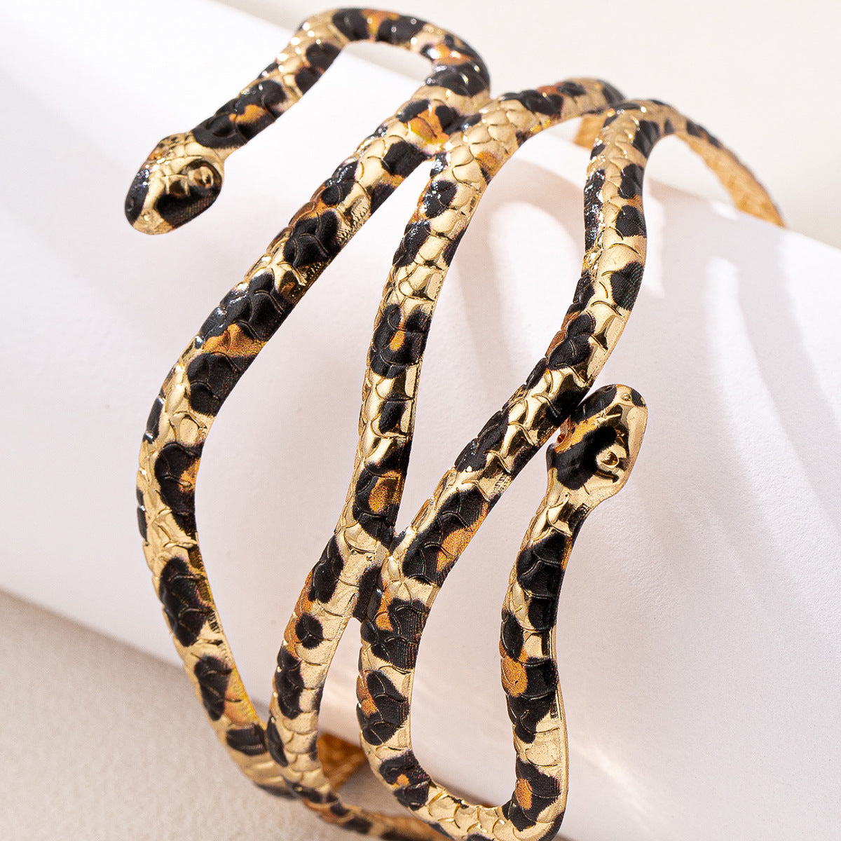 Planderful Vienna Verve Bracelet – Exaggerated Personalized Metal Leopard Print Design