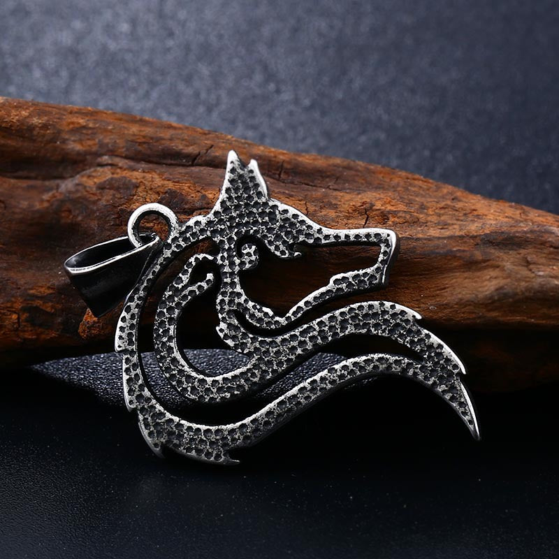 Men's Retro Wolf Head Pendant - Creative Stainless Steel and Titanium Jewelry