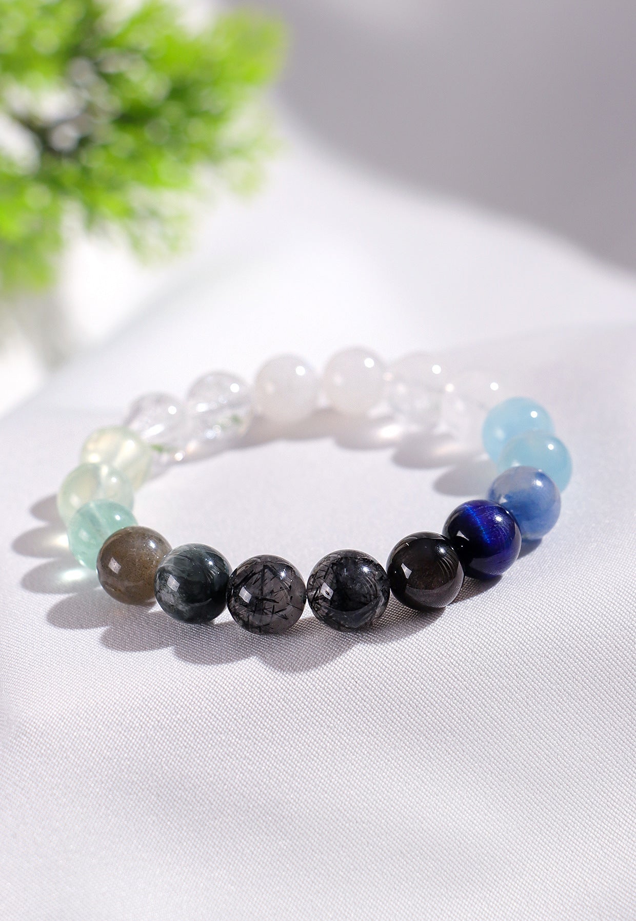 Planderful Fortune's Favor Bracelet – Elegant Blue Moonlight Crystal Design