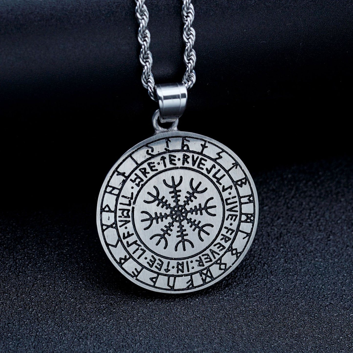 Steel Necklace – Vintage Viking Compass Rune Pendant