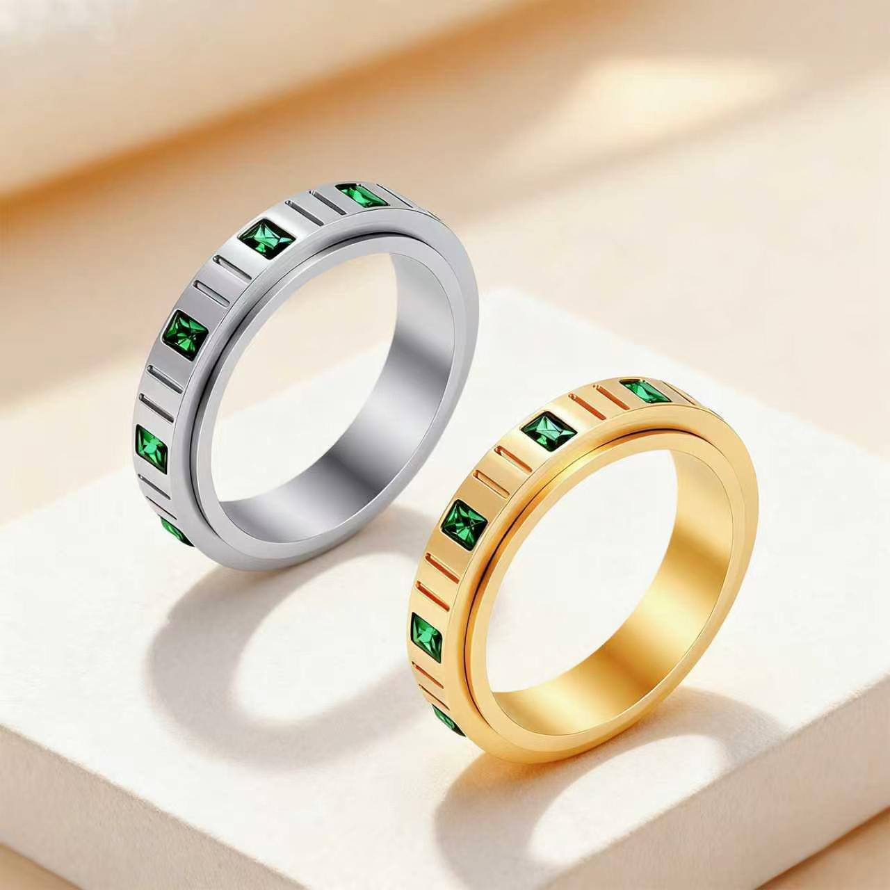Planderful Everyday Genie Green Zircon Stainless Steel Decompression Ring For Women And Men Light Luxury