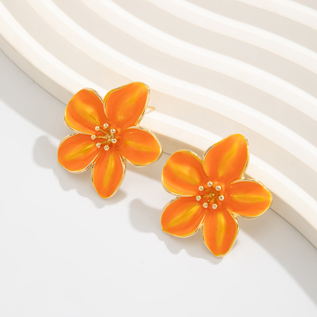 Planderful Vienna Verve Earrings – Elegant Oil-Dripping Flower Design