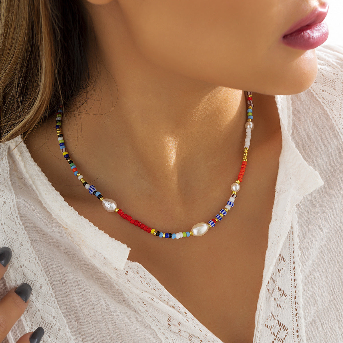 Planderful Vienna Verve Beaded Necklace For Women With Contrasting Color Beads Geometric Imitation Pearl Statement